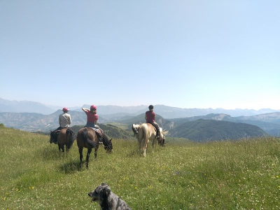 balade a cheval au dessus de Serre Poncon